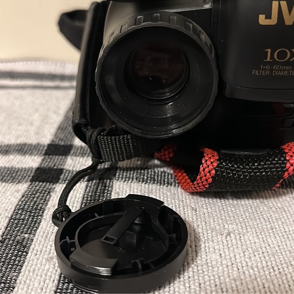 Vintage JVC Compact VHS Camcorder & Accessories - Picture 11 of 14